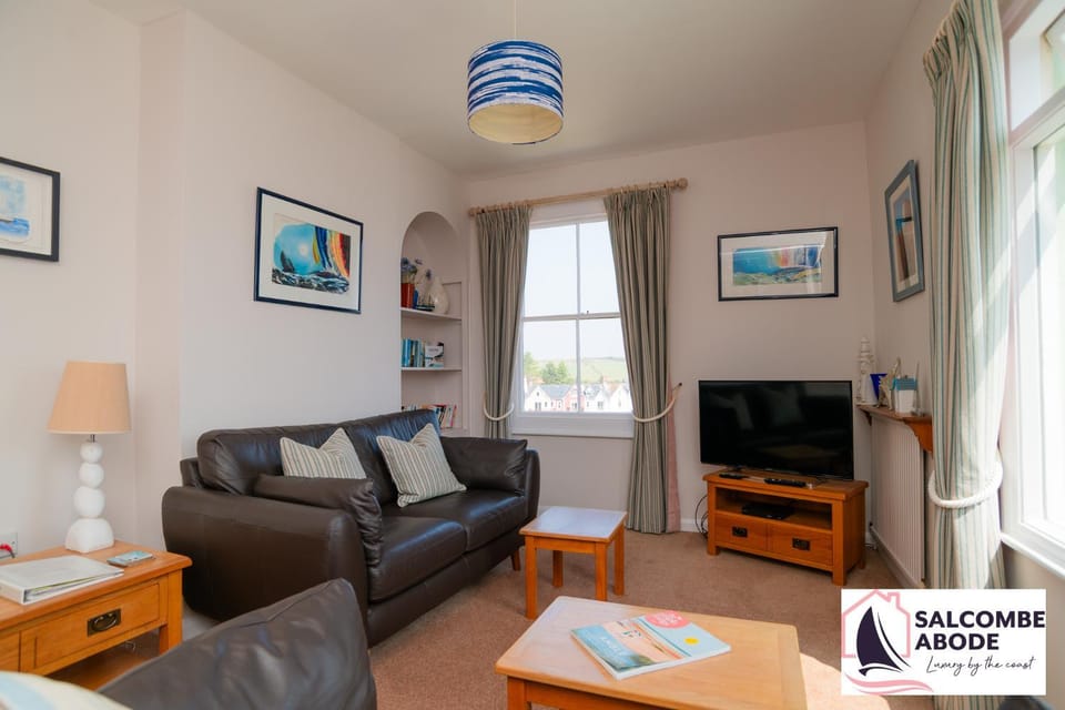 5 Glenthorne-Cosy Retreat - Harbour View & Parking Apartment in Salcombe
