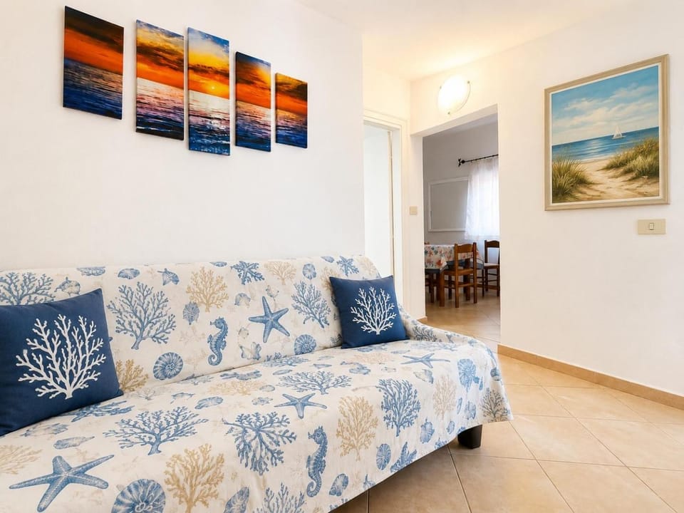 Mirto Beachside Apartment - 2BR - Wi-Fi - AC - 100m from the Beach - BBQ - Parking House in Sardinia
