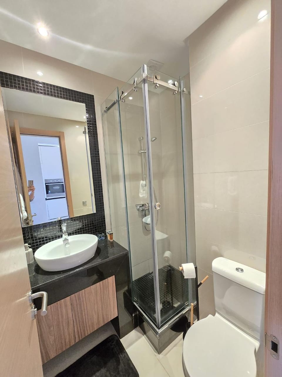 Shower, Toilet, Bathroom