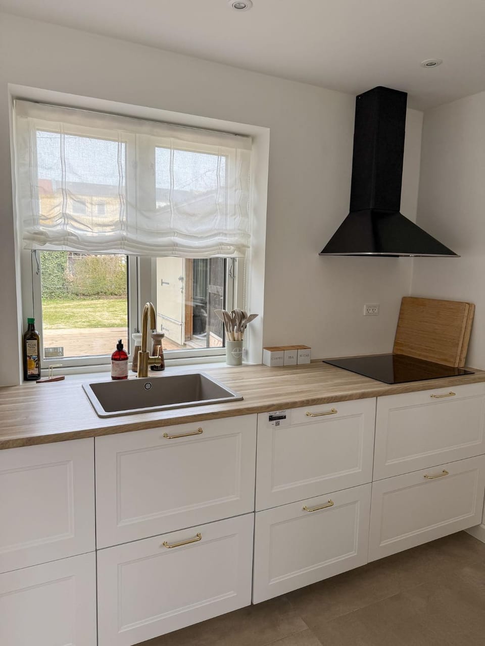 Kitchen or kitchenette, stove