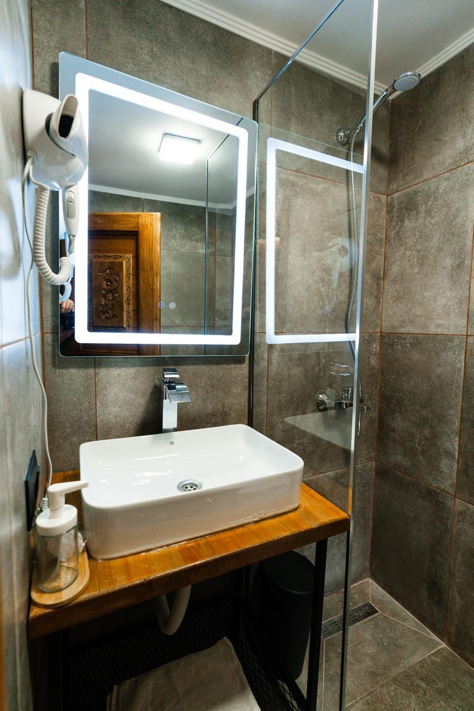 Shower, Bathroom, towels