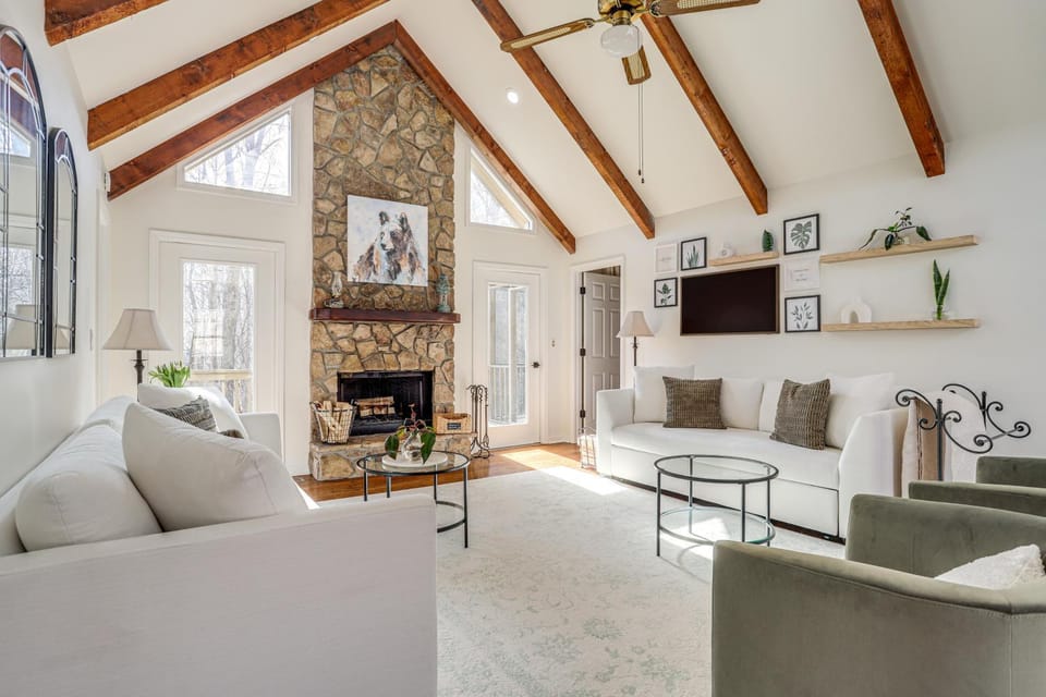 Serenity Now: Big Canoe Mountain Home! House in Georgia