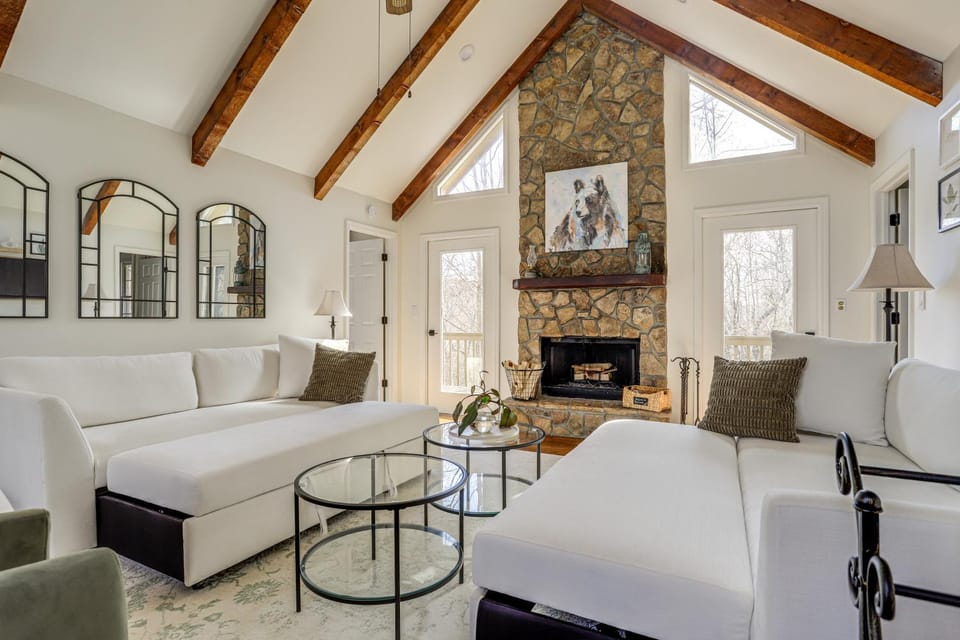 Serenity Now: Big Canoe Mountain Home! House in Georgia