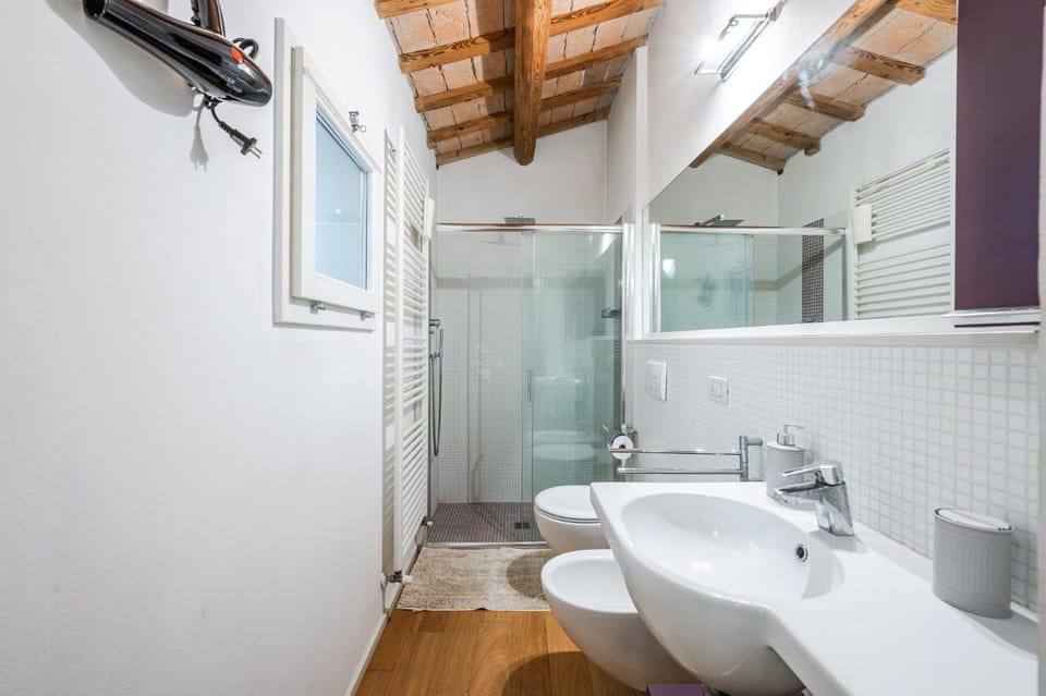 Il Campanile - Free WiFi & Private Parking Apartment in Emilia-Romagna