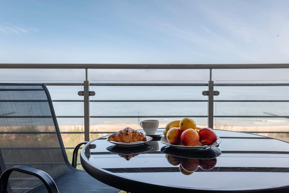 View (from property/room), Balcony/Terrace, Sea view