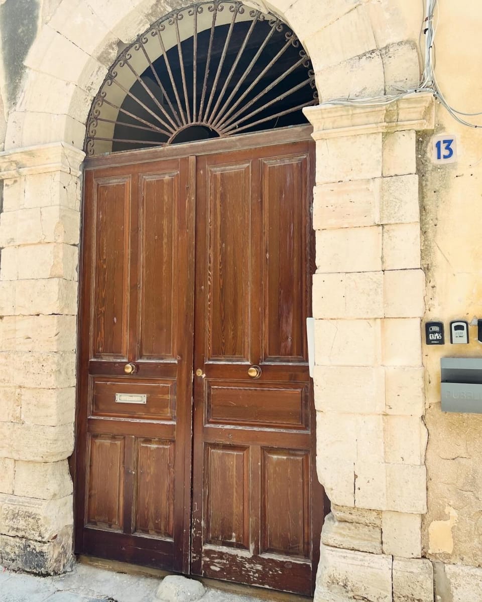 Ermes Ares Apartment in Syracuse