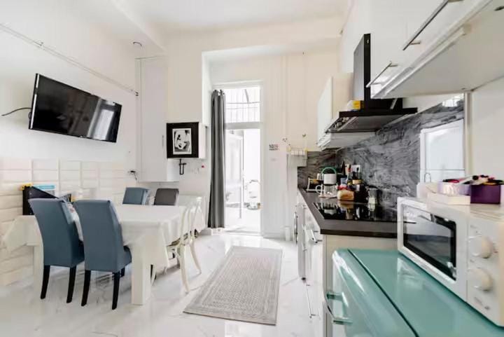 TV and multimedia, pet friendly, kitchen
