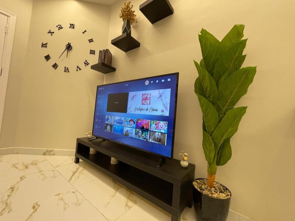 Communal lounge/ TV room, TV and multimedia, Evening entertainment