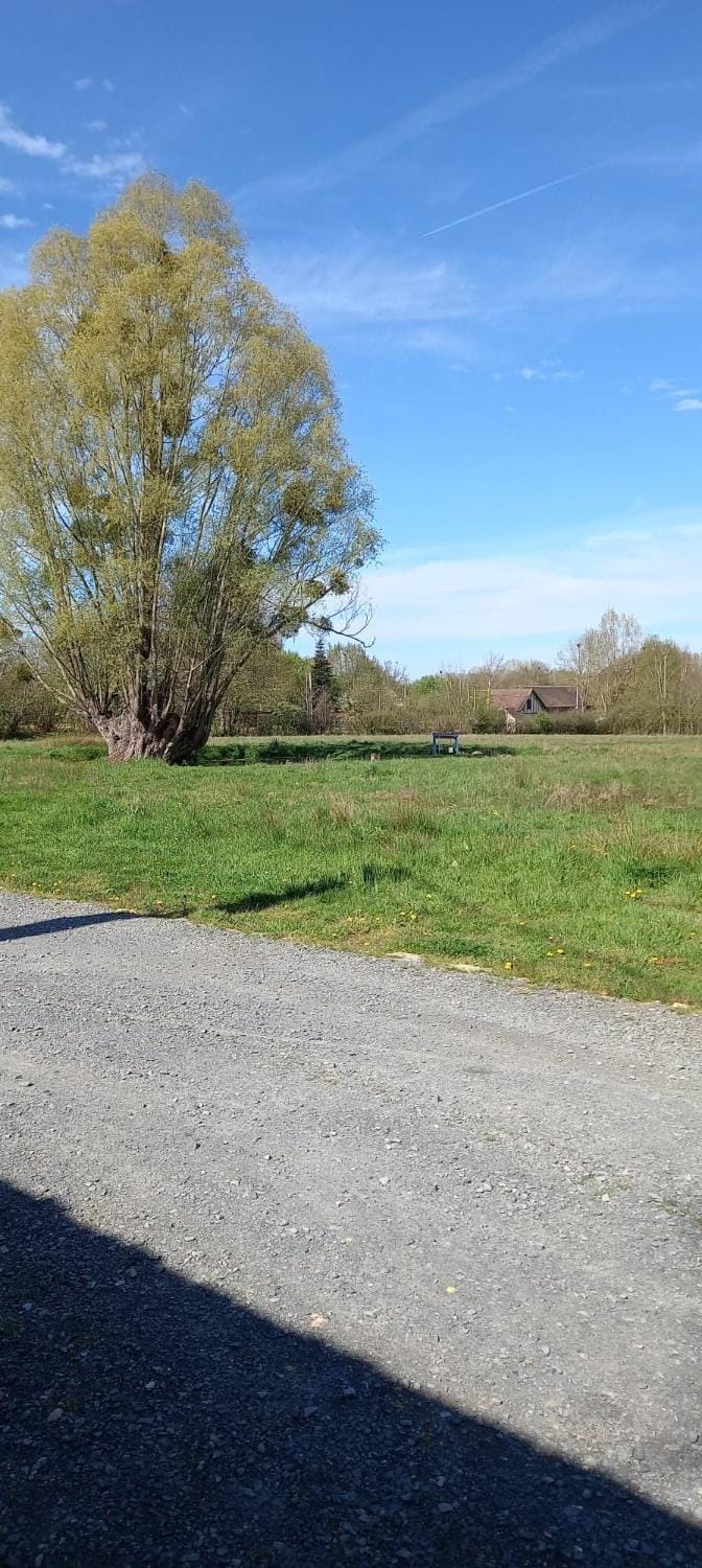 Espace au calme au bord d'un plan d'eau Campground/ 
RV Resort in Centre-Val de Loire