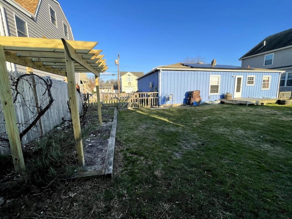 Blue Betty- 3 BDRM Mid-Century Charmer Near Beach House in Brigantine