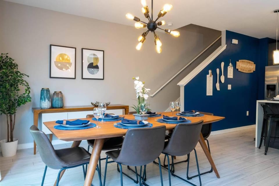 Seating area, Dining area