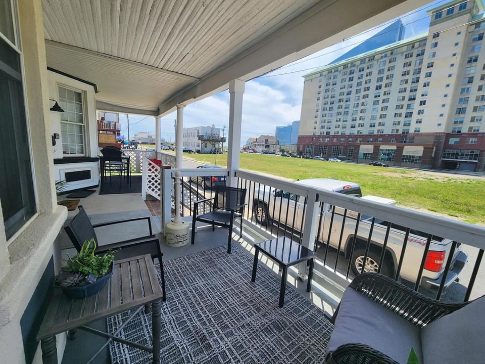 Seaside Suite- Cozy 1 BR by the Beach & Casinos House in Atlantic City