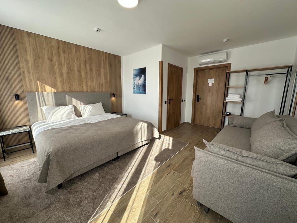 Bed, Photo of the whole room
