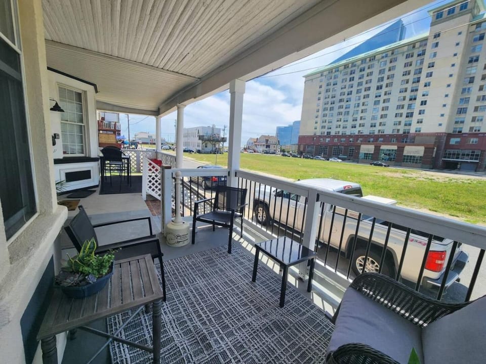 Seaside Grand Escape- Beach Block! Walk to Ocean Casino House in Atlantic City