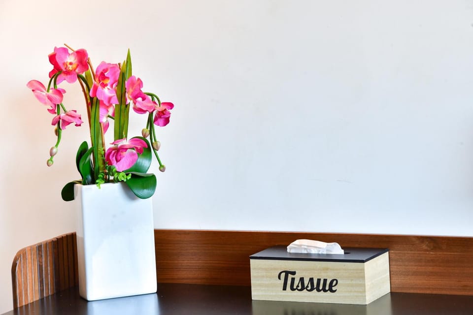 Suite Touraco, clim, balneo, terrasse - Parc des Oiseaux Hotel in Auvergne-Rhône-Alpes