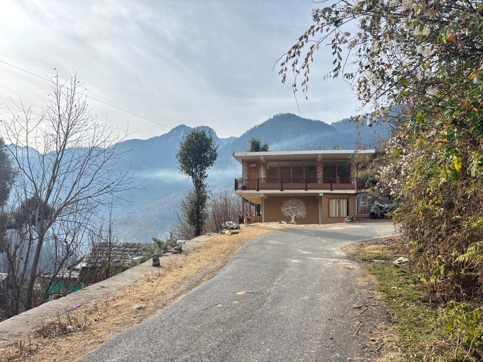 Property building, Day, Natural landscape, Mountain view