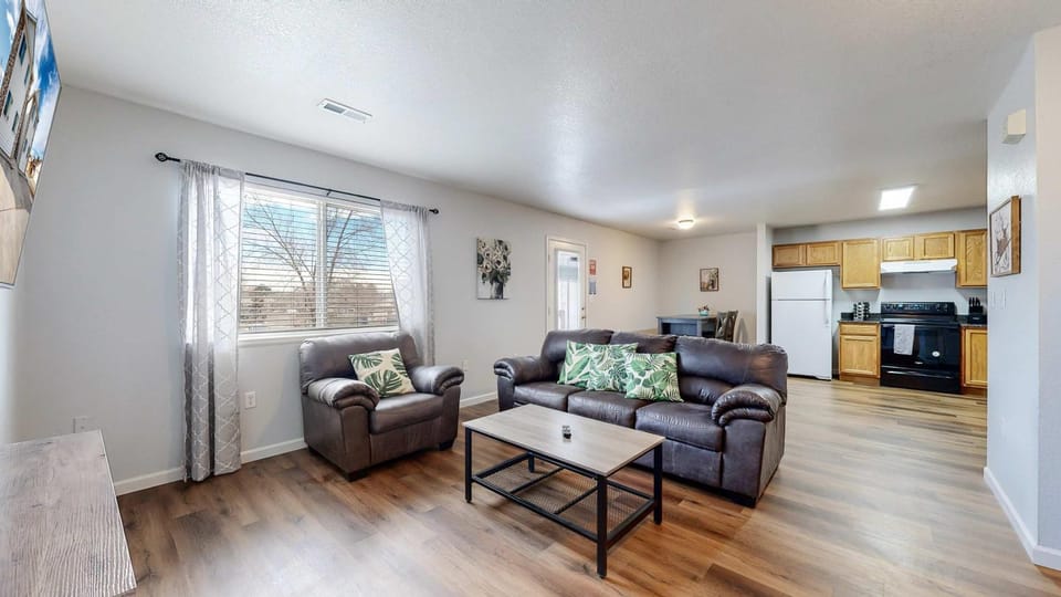 Communal lounge/ TV room, TV and multimedia, Kitchen or kitchenette, Living room, Evening entertainment, pet friendly, stove