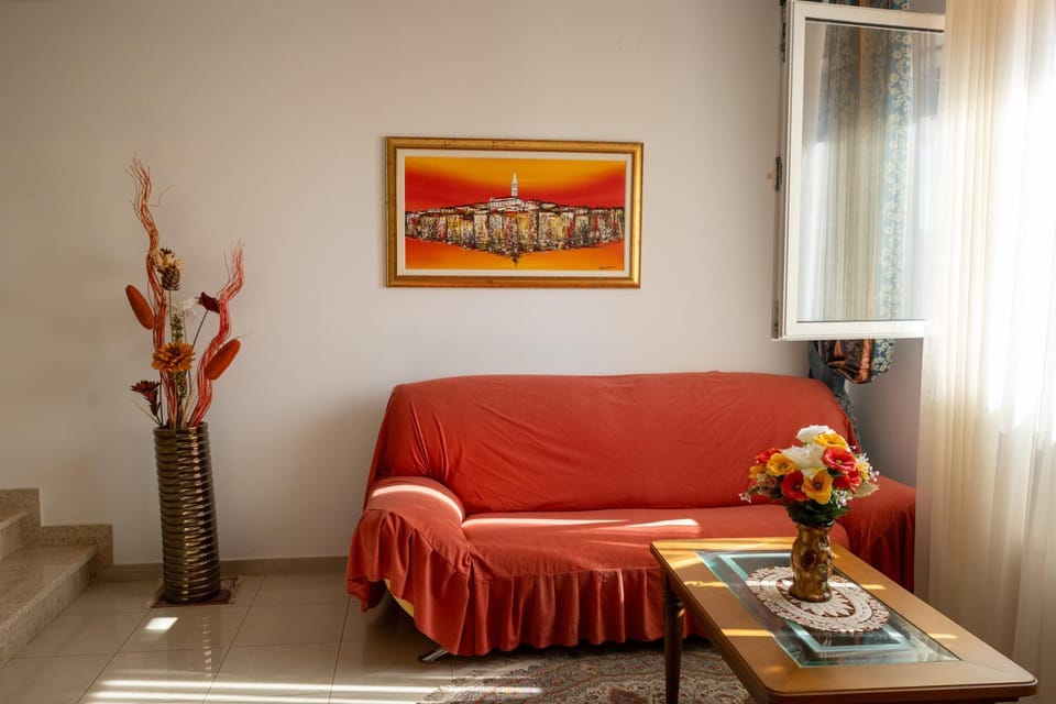 Lobby or reception, Internal: Not applicable to any particular room