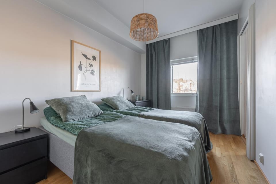 Bed, Day, Bedroom