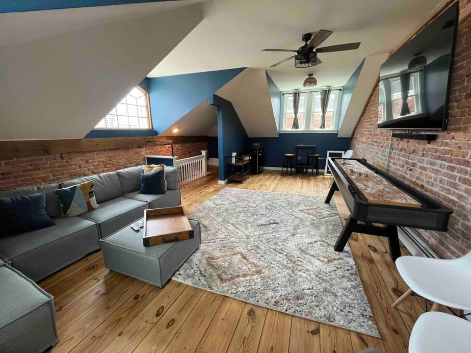 Blue Anchor Estate-BEACH BLOCK in the Orange Loop House in Atlantic City