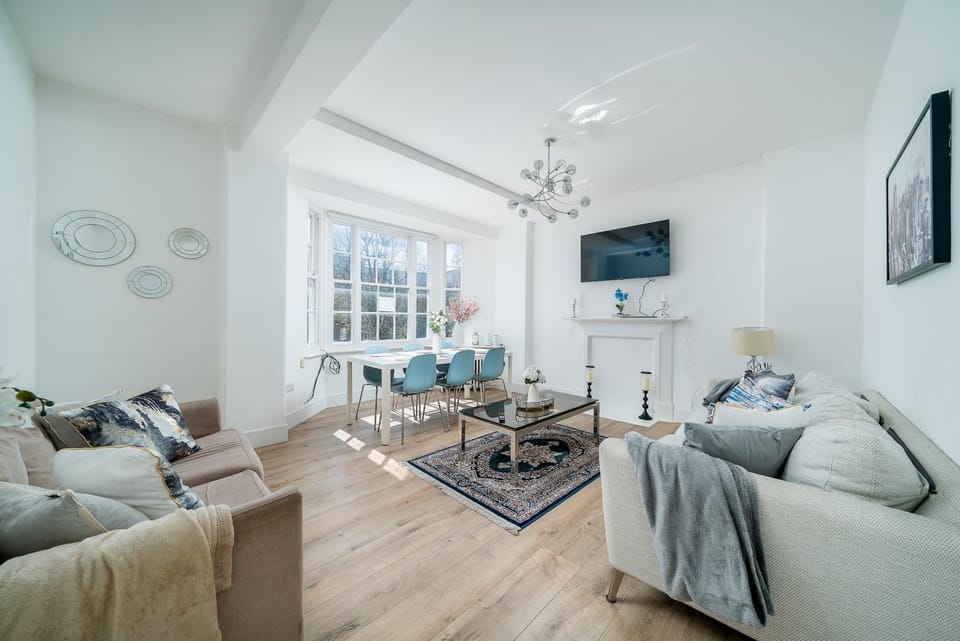 Elegant 4 Bed Flat Opposite Hyde Park Apartment in City of Westminster