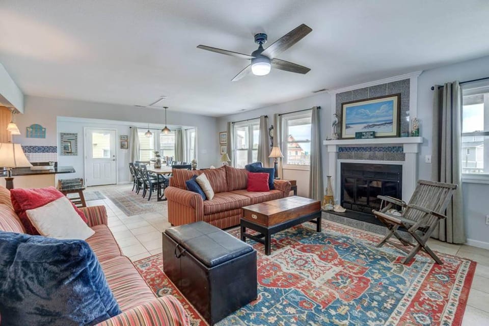 Living room, Seating area, fireplace