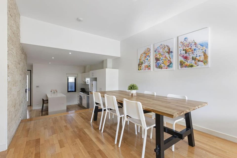 Domi Rentals The Chadstone Homes House in City of Monash