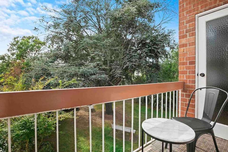 Domi Rentals - The Meadow Gardens Apartment in Melbourne