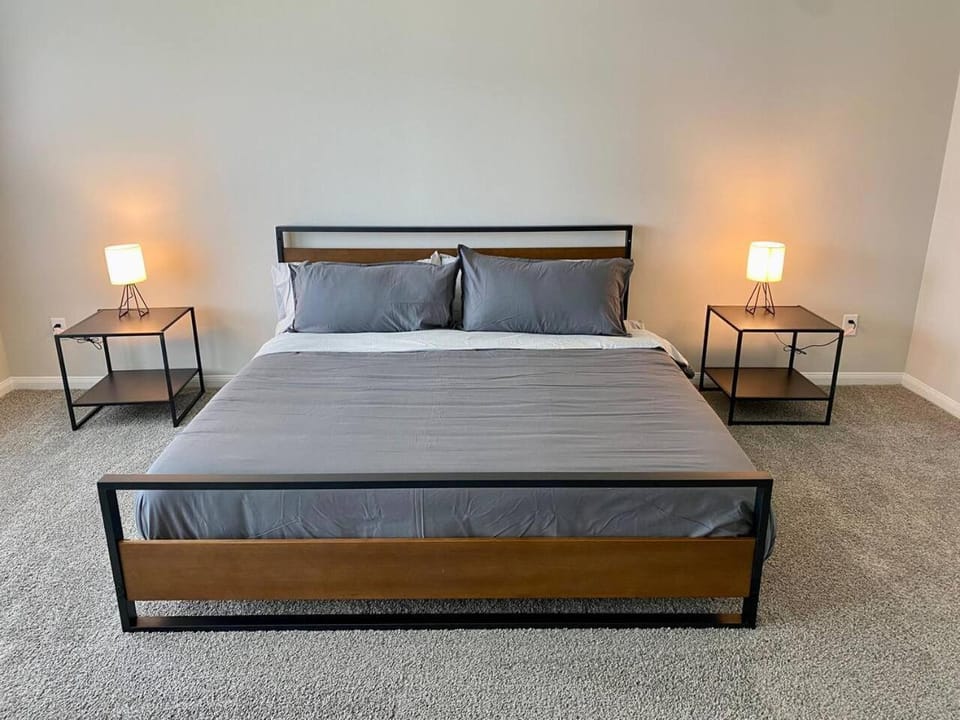 4-BR Getaway Ideal for Families House in Rosenberg