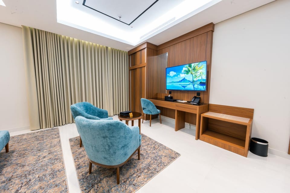 Communal lounge/ TV room, TV and multimedia, Living room, Seating area