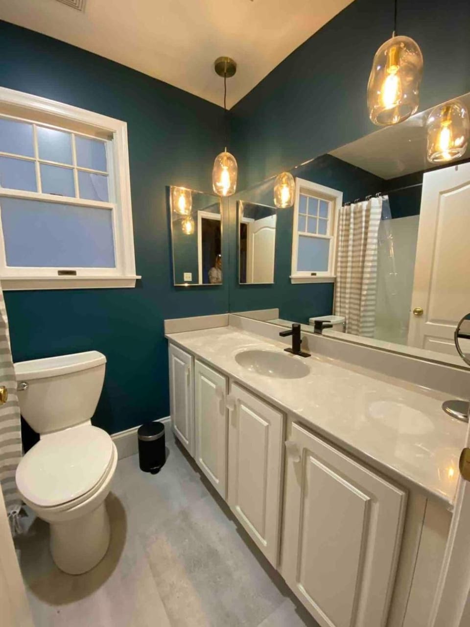 Sunrise Playce-Designer Beach Retreat + Pool Table House in Brigantine