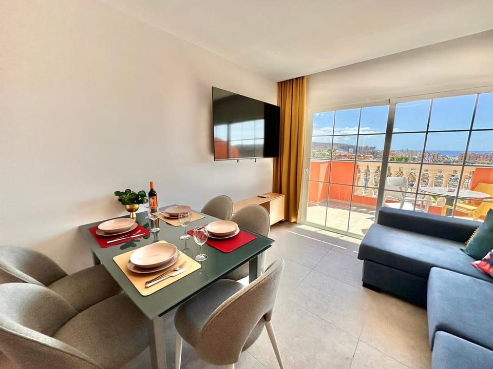 View (from property/room), Balcony/Terrace, Living room, Seating area, Dining area