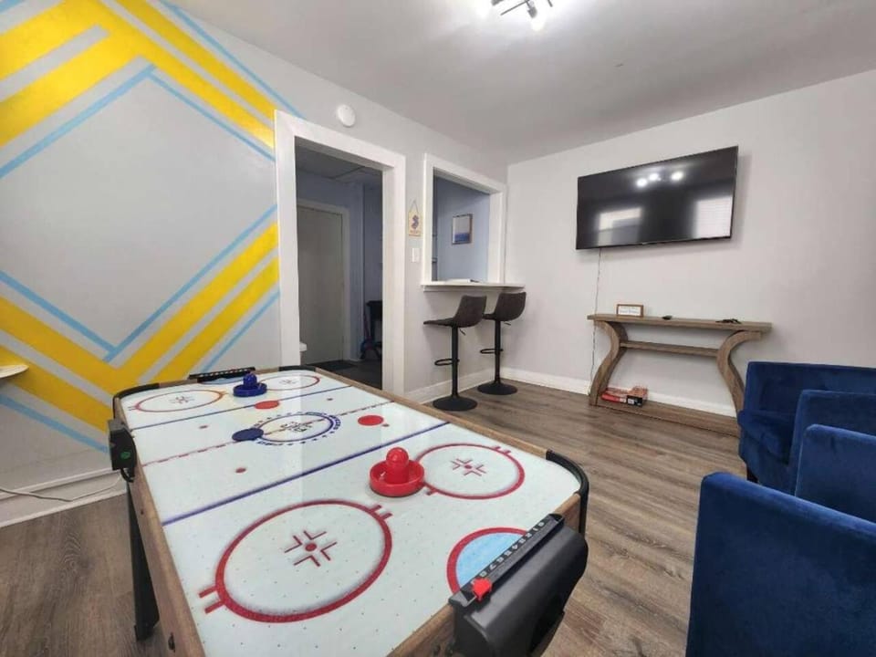 Beachcrest- Easy Walk to Tropicana & Casinos! House in Atlantic City