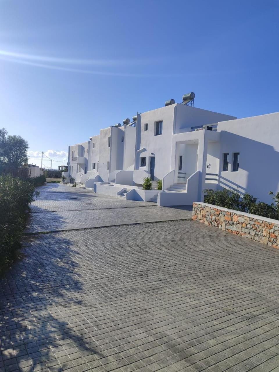 Property building, Day, Neighbourhood