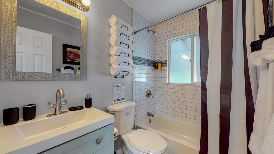 Great two bedroom family spot with convenient access to downtown House in Denver