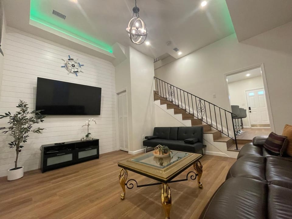 Arctic House- Walk to the Casinos, Outlets & More! House in Atlantic City