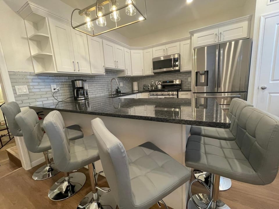 Arctic House- Walk to the Casinos, Outlets & More! House in Atlantic City