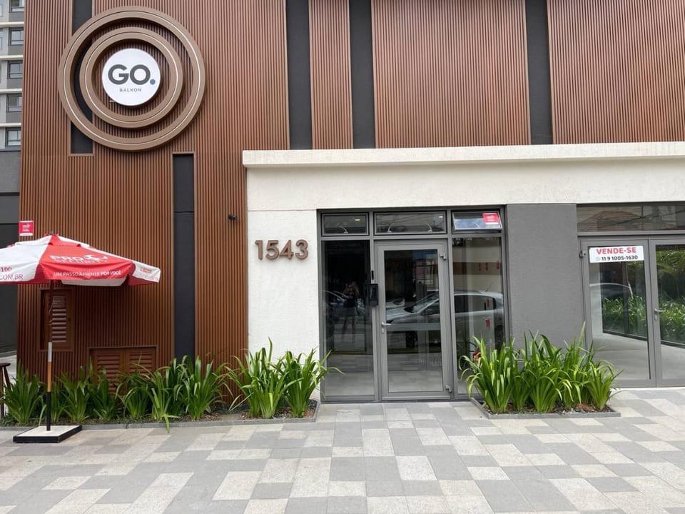 Property building, Facade/entrance, Day