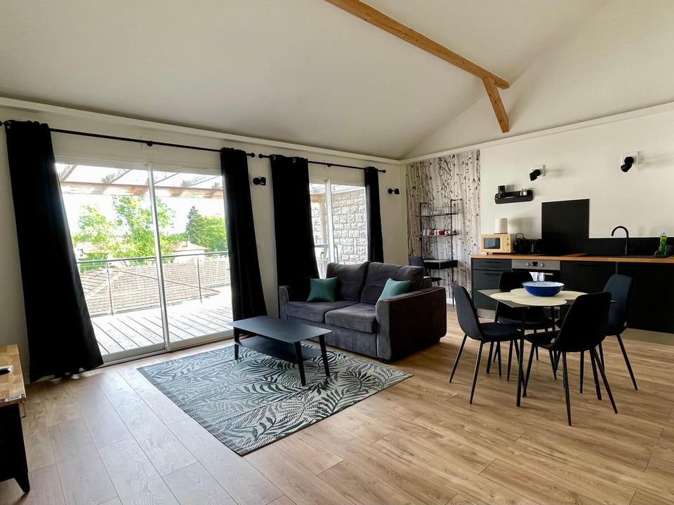 Living room, Dining area, kitchen