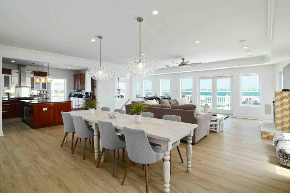 Icon Playce: Beachfront with 360 rooftop House in Brigantine