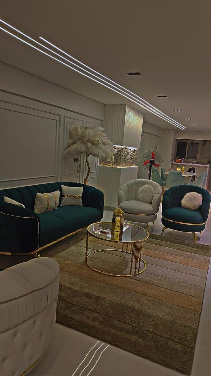 شقه فندقيه بالدقي ميدان المساحه Apartment in Egypt