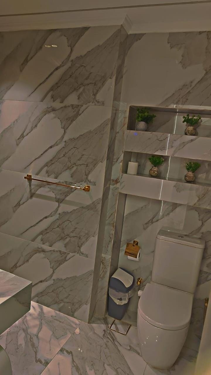 شقه فندقيه بالدقي ميدان المساحه Apartment in Egypt
