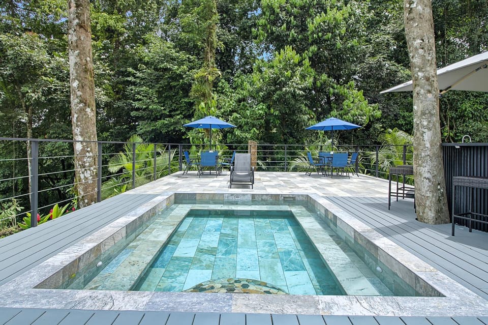 Swimming pool, Swimming pool