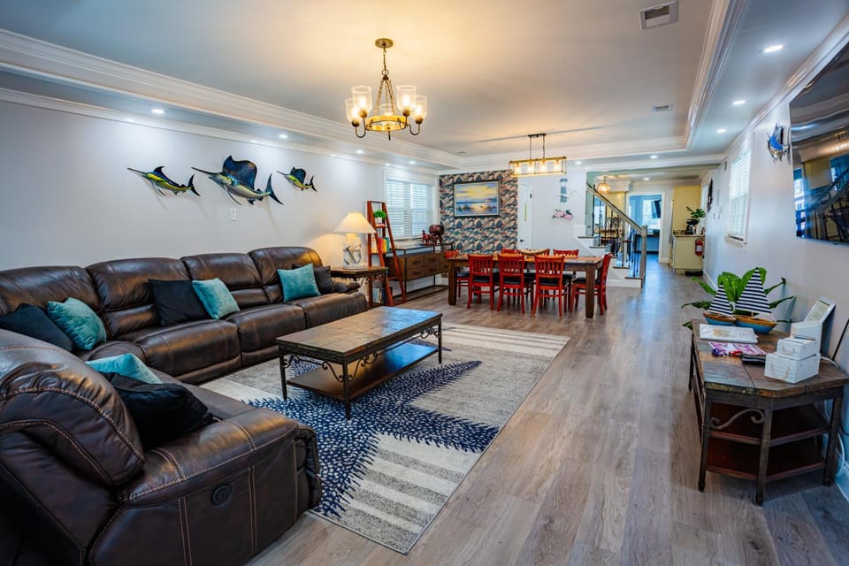 Living room, Seating area, Dining area