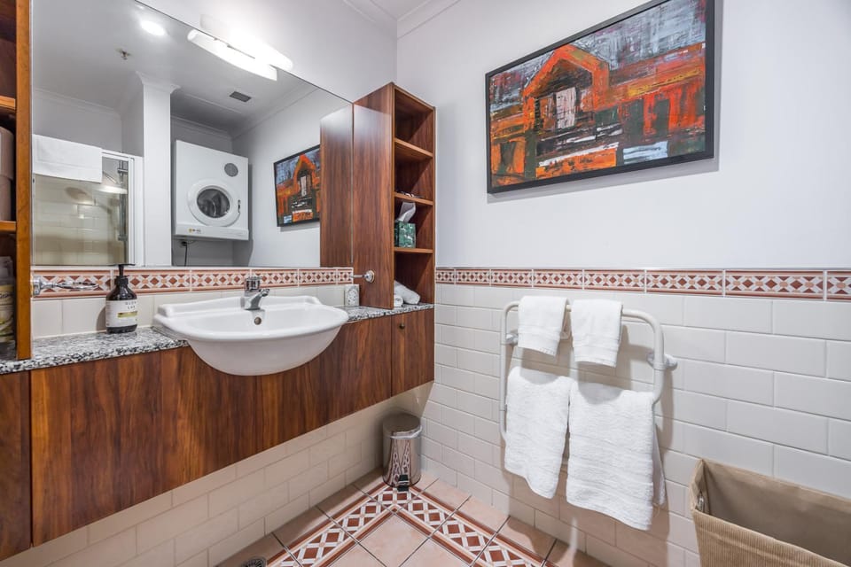 Bathroom, towels
