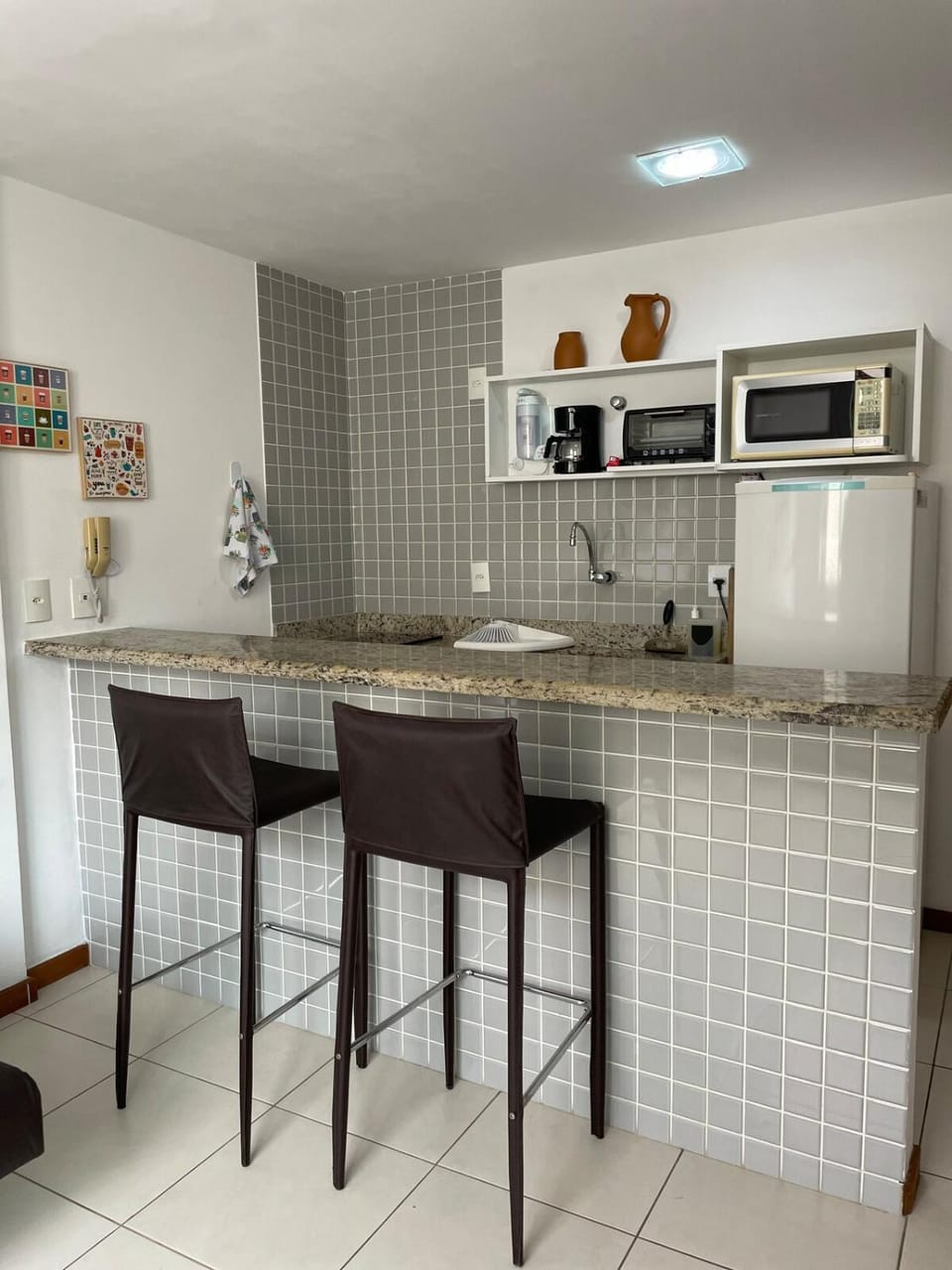Kitchen or kitchenette, Dining area, stove