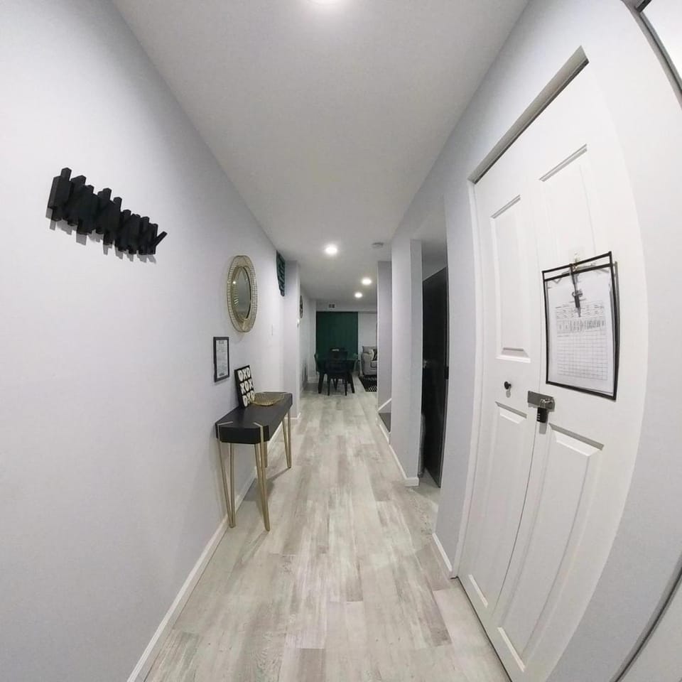 Posh Paradise -Modern Close to Casino & Water Park House in Atlantic City