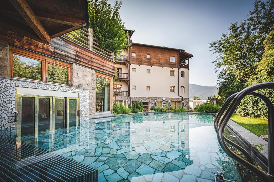 Property building, Swimming pool