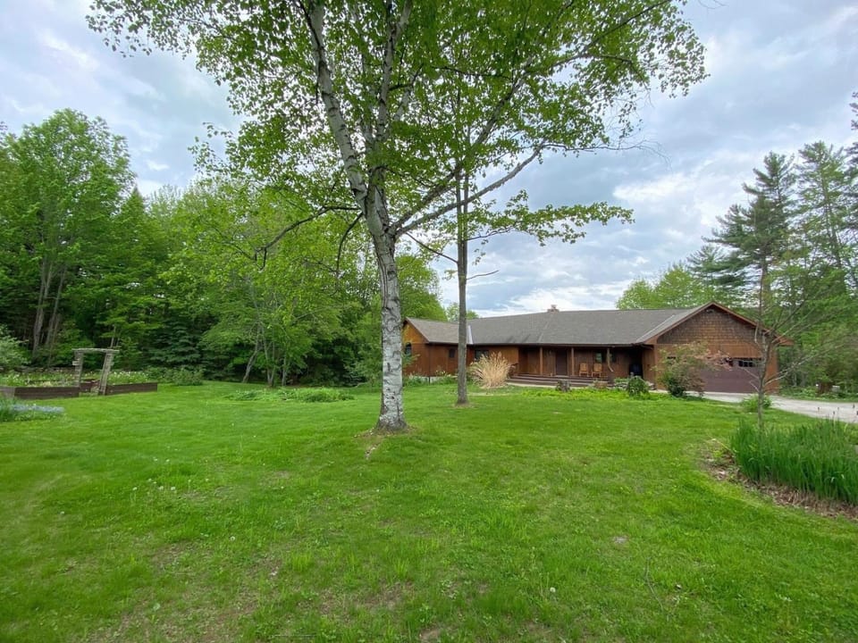 Amazing lakefront home in the White Mountains with game room theater 51PR House in Whitefield