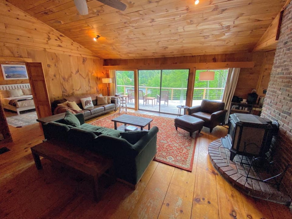 Amazing lakefront home in the White Mountains with game room theater 51PR House in Whitefield